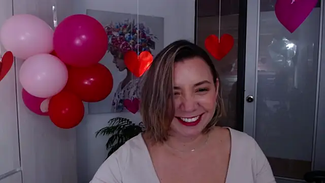 Snapshot of milfsecret69 chatting on February 16, 11:53 am milfsecret69 online show from February 16, 11:53 am