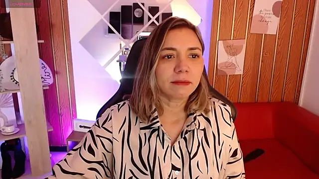 Snapshot of milfsecret69 chatting on July 7, 11:14 am milfsecret69 online show from July 7, 11:14 am