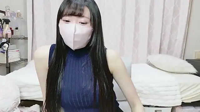 Snapshot of MOE_o0 chatting on February 8, 12:41 am MOE o0 online show from February 8, 12:41 am