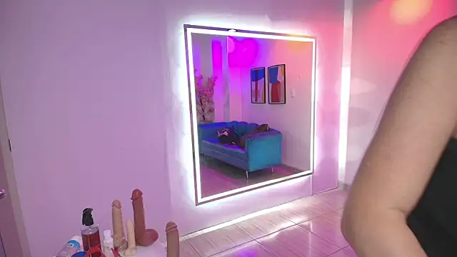 Madame scarlett online show from March 26, 11:30 am