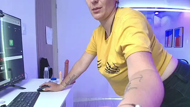 Madame scarlett online show from March 25, 11:42 am