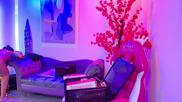 Madame scarlett online show from May 29, 11:38 am