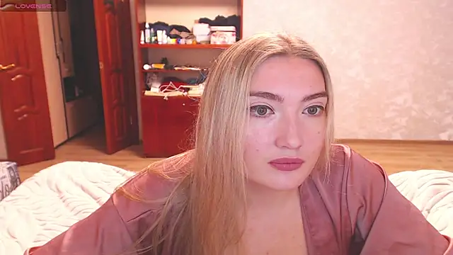 Snapshot of MiraRoy chatting on February 1, 2:37 pm MiraRoy online show from February 1, 2:37 pm