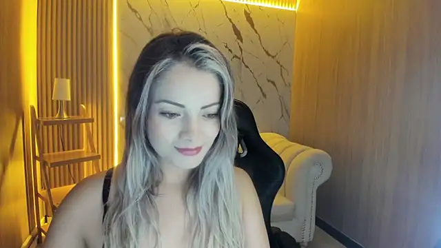 Snapshot of sofia_nova_tf chatting on February 3, 1:27 pm sofia nova tf online show from February 3, 1:27 pm