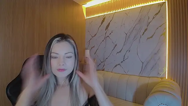 Snapshot of sofia_nova_tf chatting on February 11, 1:33 pm sofia nova tf online show from February 11, 1:33 pm