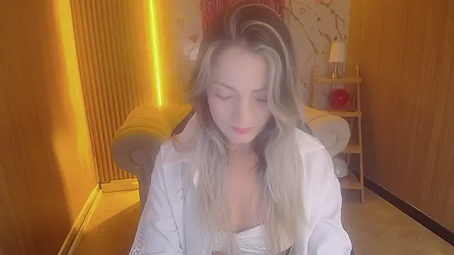 Snapshot of sofia_nova_tf chatting on February 19, 1:30 pm sofia nova tf online show from February 19, 1:30 pm