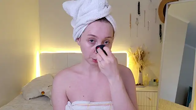 CandiceKingzzz online show from March 15, 1:51 pm