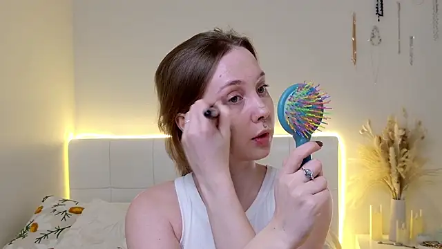 Snapshot of CandiceKingzzz chatting on February 13, 3:23 pm CandiceKingzzz online show from February 13, 3:23 pm