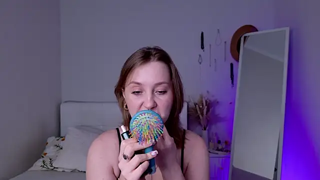 CandiceKingzzz online show from March 13, 2:00 pm