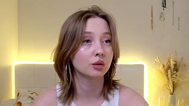 Snapshot of CandiceKingzzz chatting on February 11, 3:45 pm CandiceKingzzz online show from February 11, 3:45 pm