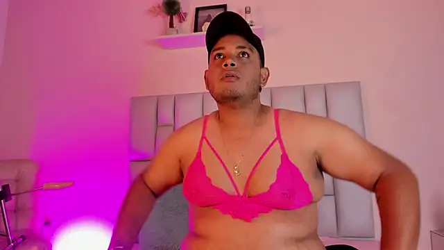 Snapshot of jay_kross1 chatting on February 11, 1:16 am jay kross1 online show from February 11, 1:16 am