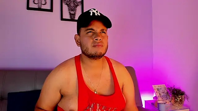 Snapshot of jay_kross1 chatting on February 6, 8:27 pm jay kross1 online show from February 6, 8:27 pm