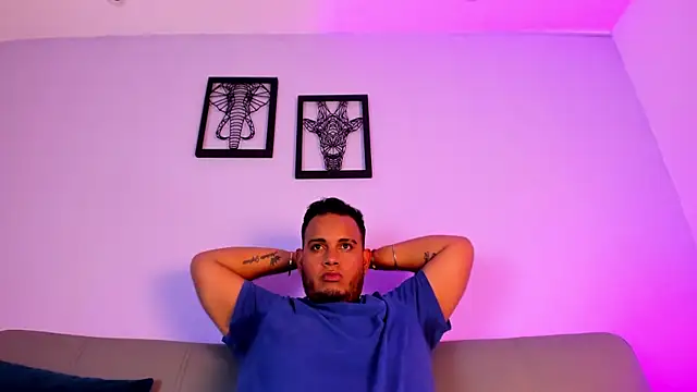 Snapshot of jay_kross1 chatting on February 4, 7:42 pm jay kross1 online show from February 4, 7:42 pm