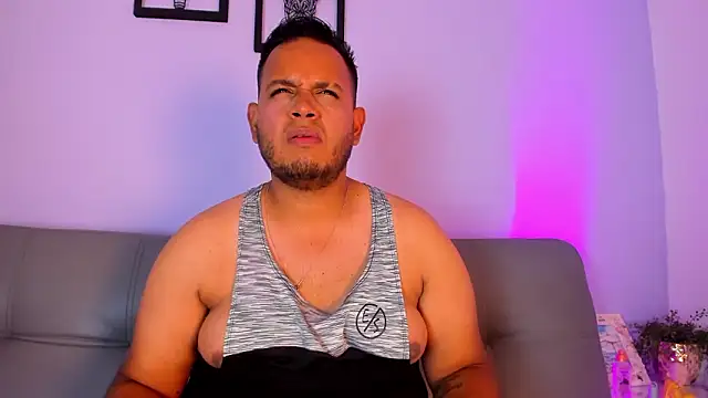 Snapshot of jay_kross1 chatting on February 1, 7:56 pm jay kross1 online show from February 1, 7:56 pm