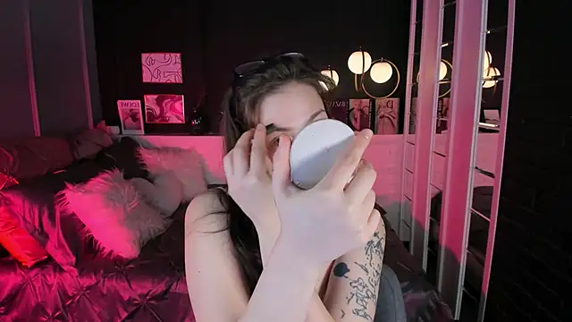 Maykinkya online show from March 11, 2:00 pm