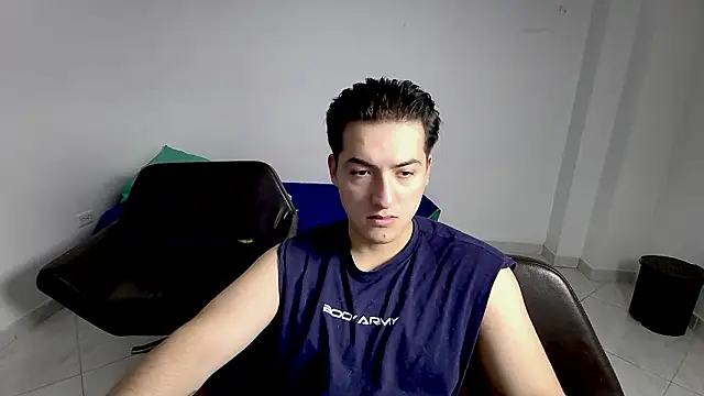 Snapshot of RoseSinsDonViktor chatting on February 12, 10:15 am RoseSinsDonViktor online show from February 12, 10:15 am