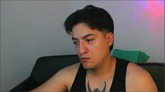 Snapshot of RoseSinsDonViktor chatting on February 22, 1:13 pm RoseSinsDonViktor online show from February 22, 1:13 pm