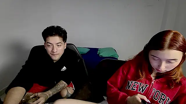 Snapshot of RoseSinsDonViktor chatting on February 6, 10:33 am RoseSinsDonViktor online show from February 6, 10:33 am