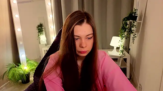 SiennaSayss online show from February 20, 5:37 am