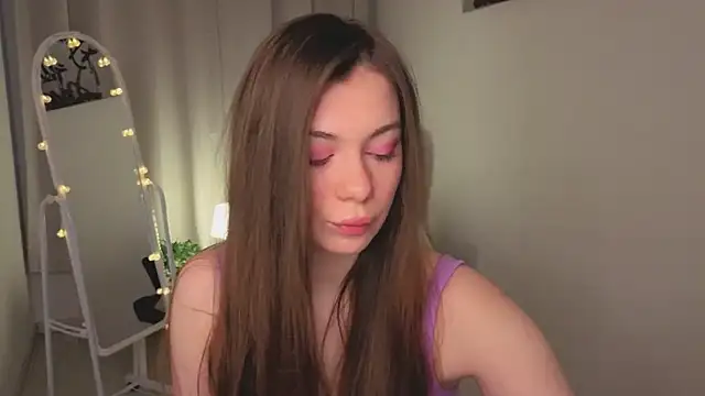 SiennaSayss online show from February 13, 5:51 am