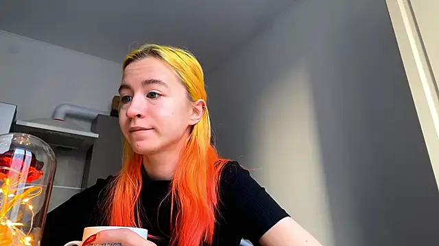 EmilyHein online show from February 6, 7:04 am