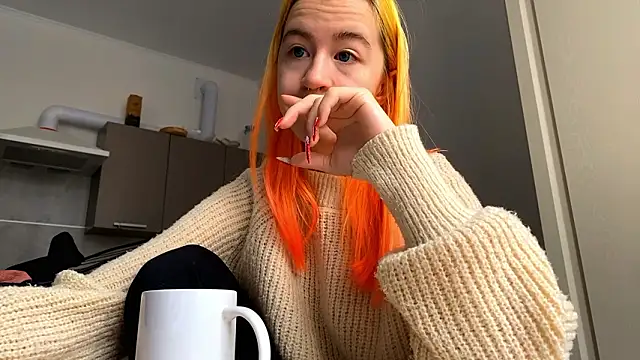 EmilyHein online show from February 22, 6:16 am