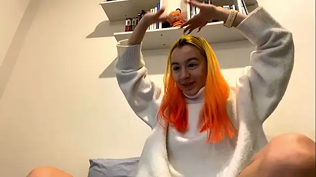 EmilyHein online show from February 8, 7:06 am