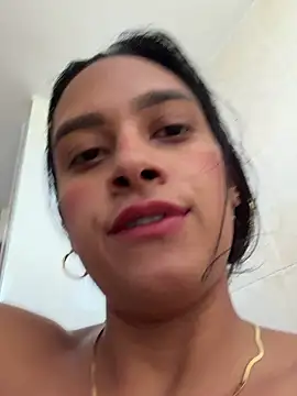 LunaHeat online show from April 8, 5:03 pm