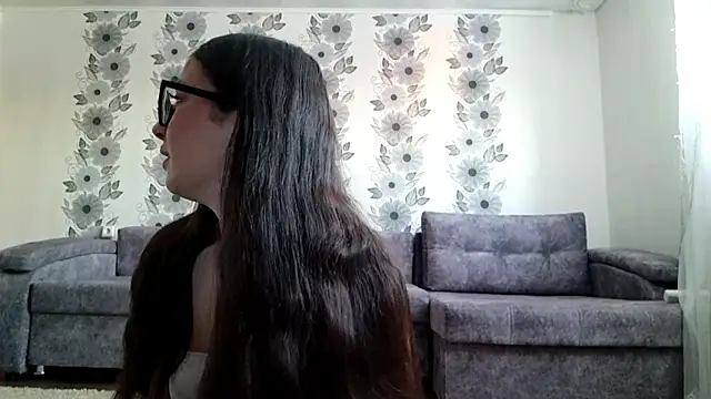 ZyntraLoom online show from February 6, 12:56 pm