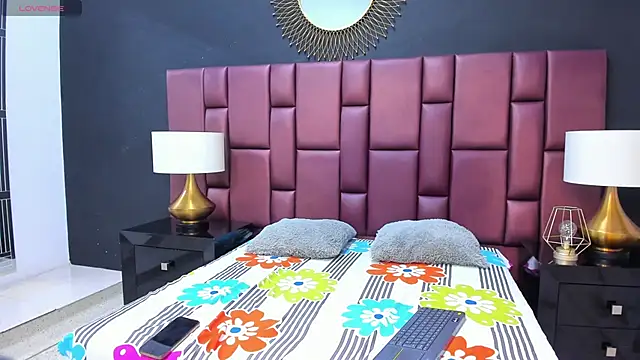 LauraRoot online show from March 2, 7:54 pm