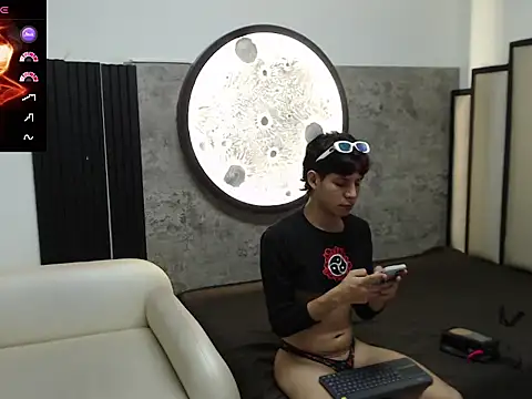 Philipp-Jones online show from February 20, 12:18 pm