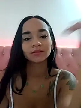 Maria x Alejandra online show from April 8, 8:10 pm