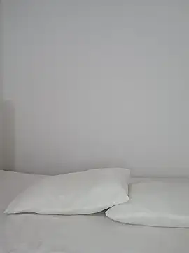 Snapshot of Maria_x_Alejandra chatting on February 25, 6:41 pm Maria x Alejandra online show from February 25, 6:41 pm