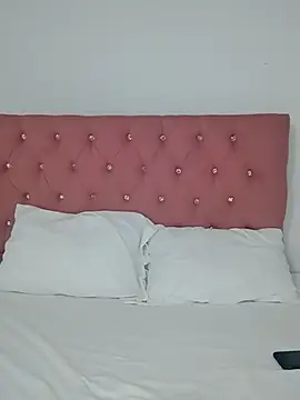 Snapshot of Maria_x_Alejandra chatting on February 16, 5:11 pm Maria x Alejandra online show from February 16, 5:11 pm