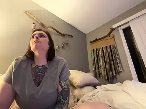 Snapshot of Sexysanka chatting on February 13, 5:07 am Sexysanka online show from February 13, 5:07 am