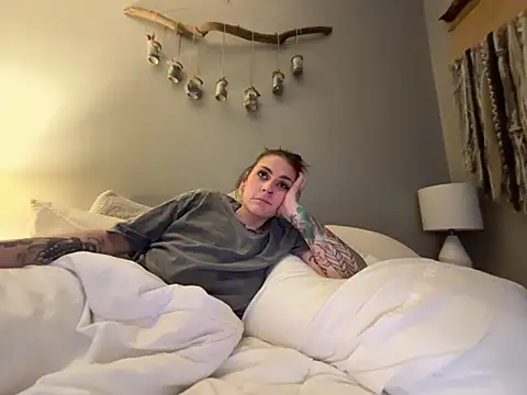 Snapshot of Sexysanka chatting on February 21, 6:15 am Sexysanka online show from February 21, 6:15 am