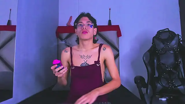 Bennet-Gray online show from February 25, 4:12 am