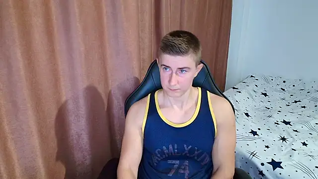 Snapshot of TodMusclePower9 chatting on February 19, 5:26 am TodMusclePower9 online show from February 19, 5:26 am