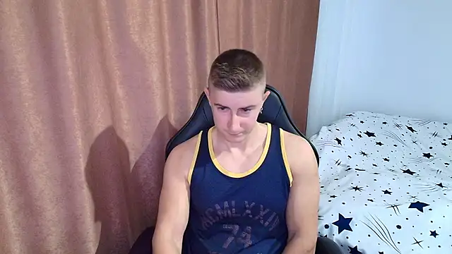 Snapshot of TodMusclePower9 chatting on February 23, 4:47 am TodMusclePower9 online show from February 23, 4:47 am