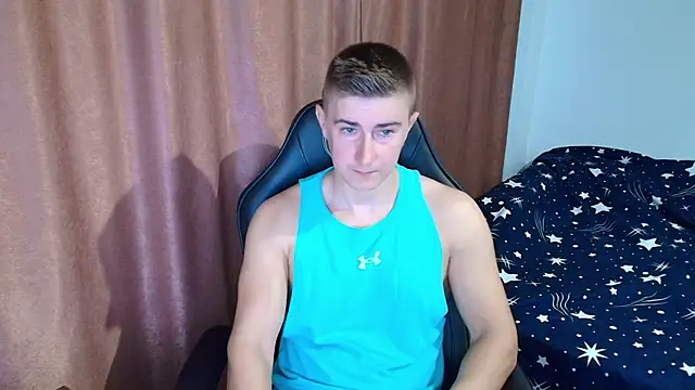 Snapshot of TodMusclePower9 chatting on February 6, 7:26 am TodMusclePower9 online show from February 6, 7:26 am