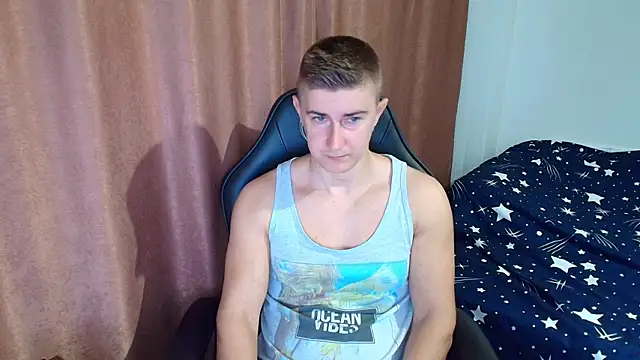 Snapshot of TodMusclePower9 chatting on February 4, 4:18 am TodMusclePower9 online show from February 4, 4:18 am