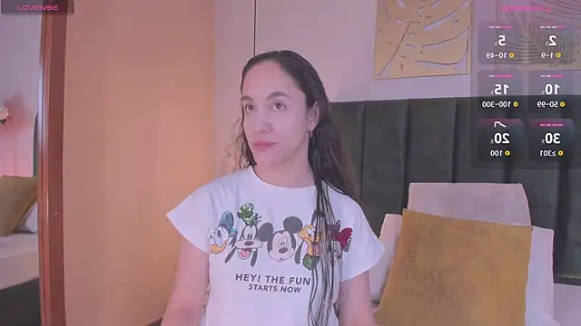 Snapshot of CelesteQueeen chatting on June 4, 12:21 pm CelesteQueeen online show from June 4, 12:21 pm