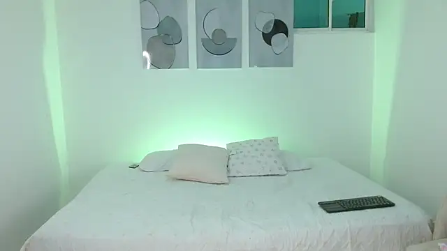 sandra smith 01 online show from February 18, 1:18 pm