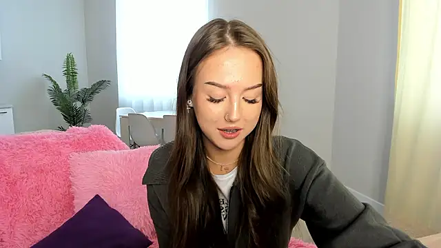 Snapshot of G0od_girl chatting on February 15, 8:35 am G0od girl online show from February 15, 8:35 am