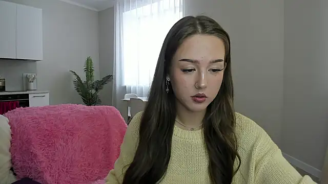 Snapshot of G0od_girl chatting on February 7, 8:33 am G0od girl online show from February 7, 8:33 am