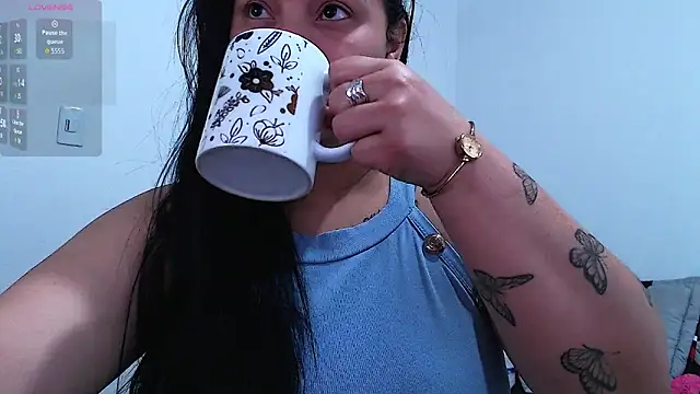 Snapshot of emily-rousee- chatting on February 20, 1:13 pm emily-rousee- online show from February 20, 1:13 pm