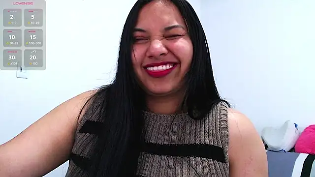 Snapshot of emily-rousee- chatting on February 18, 1:40 pm emily-rousee- online show from February 18, 1:40 pm