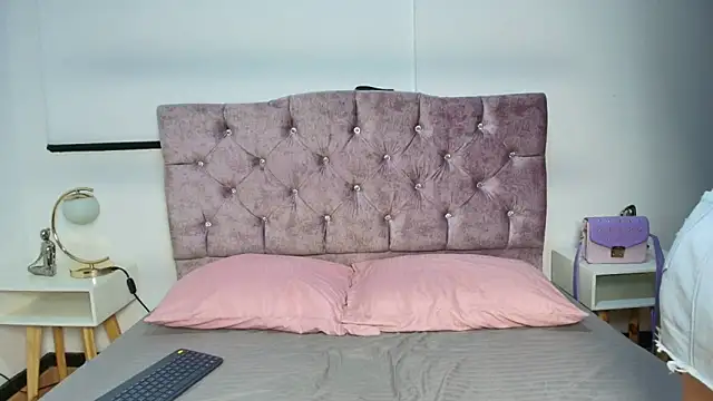 Ruby Rouge  online show from March 18, 7:04 pm