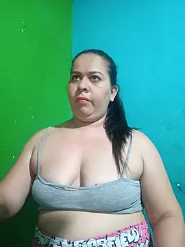 Snapshot of Diana_006 chatting on February 26, 2:11 am Diana 006 online show from February 26, 2:11 am