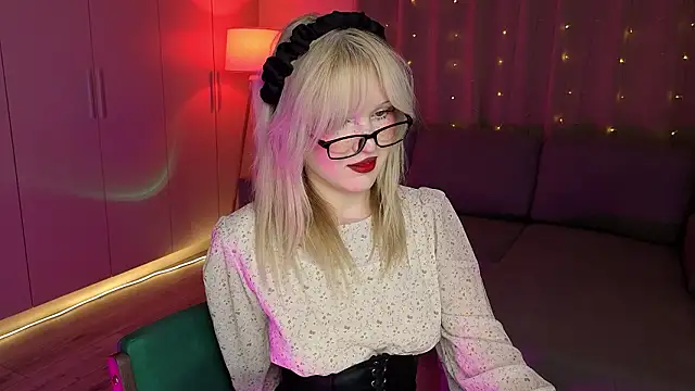 Mary Piersen online show from March 2, 12:22 am